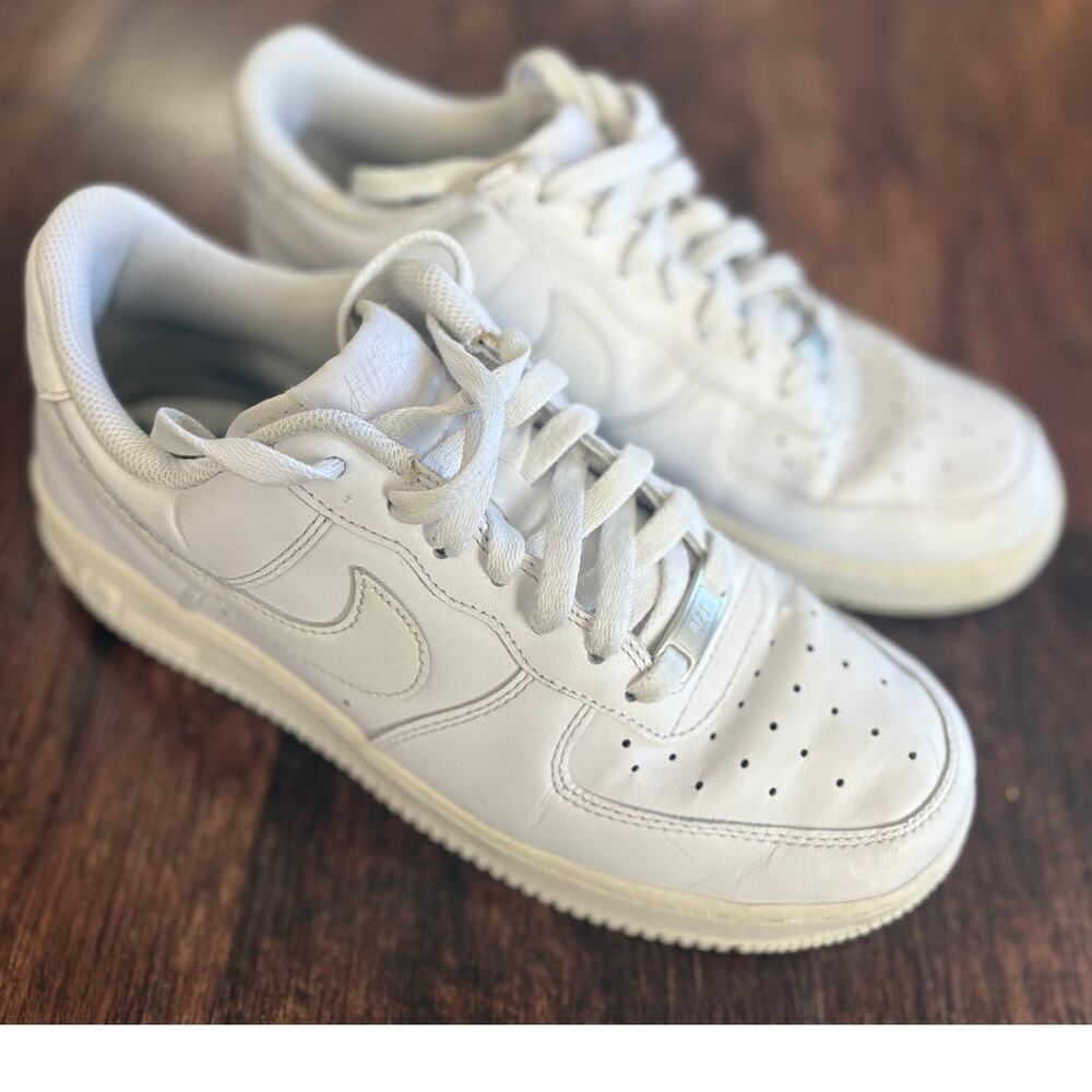 Nike Air Force 1 07 Womens Size 8.5 Triple White Leather Sneakers AF1 DD8959-100